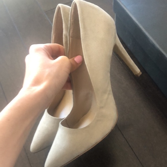 Saks Fifth Avenue Shoes - Saks Fifth Ave heels